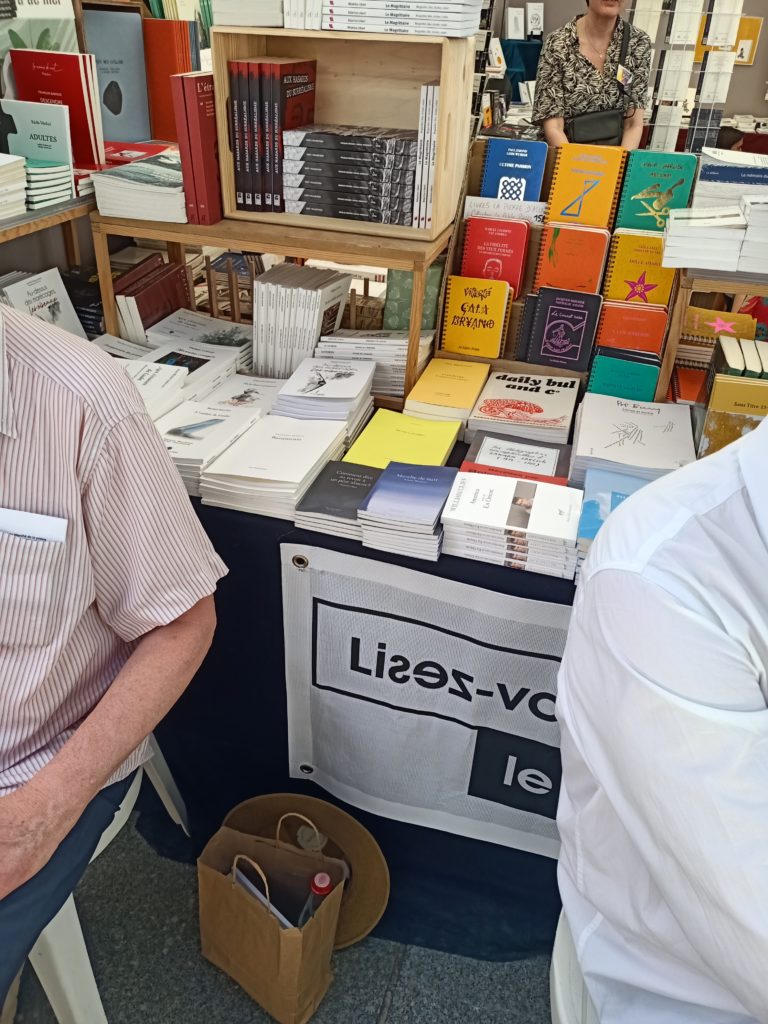 Photo du stand lisez-vous le belge, les éditeurs singuliers
