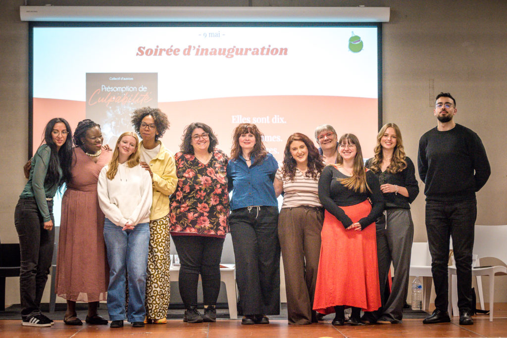 Photo avec toutes les autrices lors de la soirée d'inauguration Présomption de Culpabilité 09-05